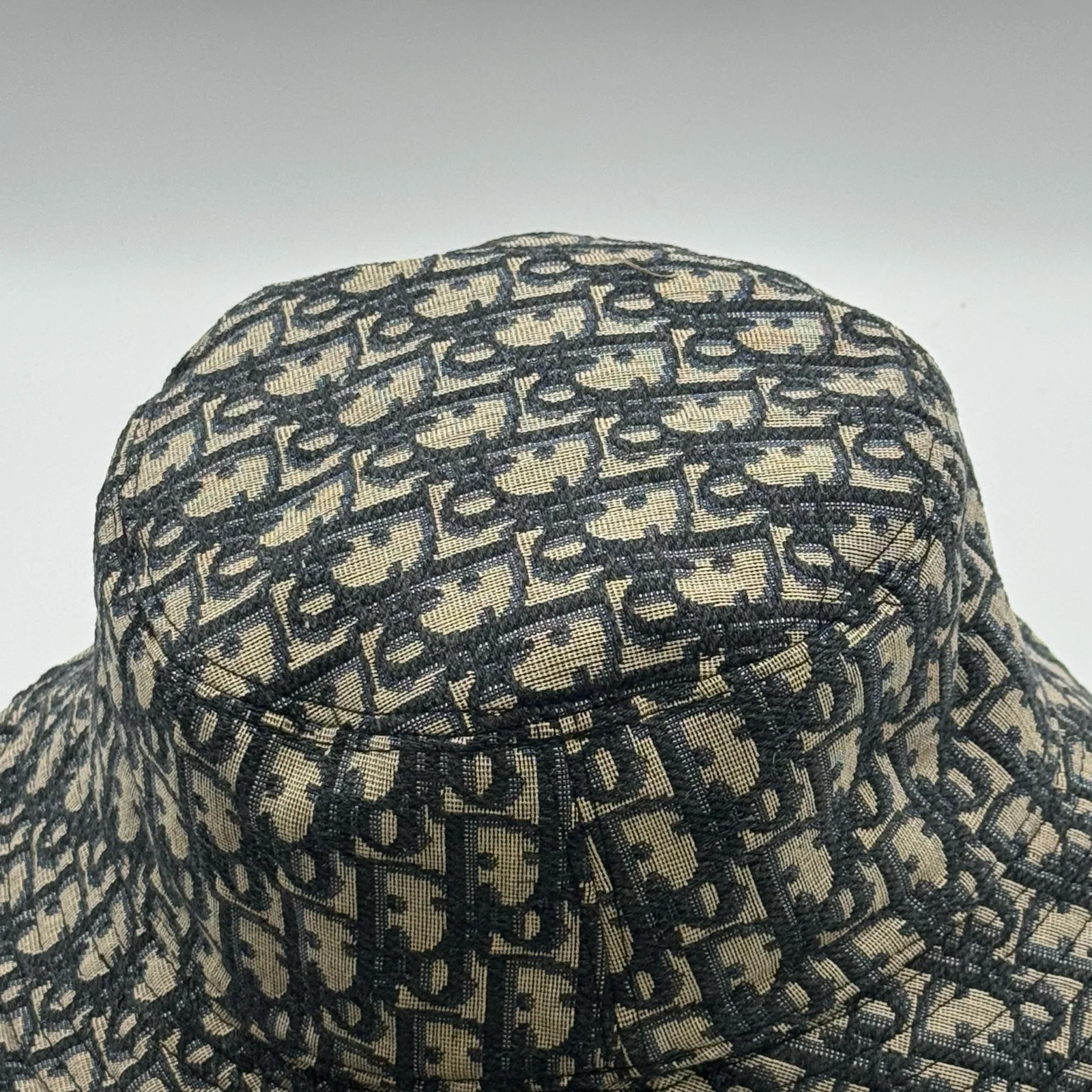 Dior Oblique bucket hat, top-down view of the jacquard crown.